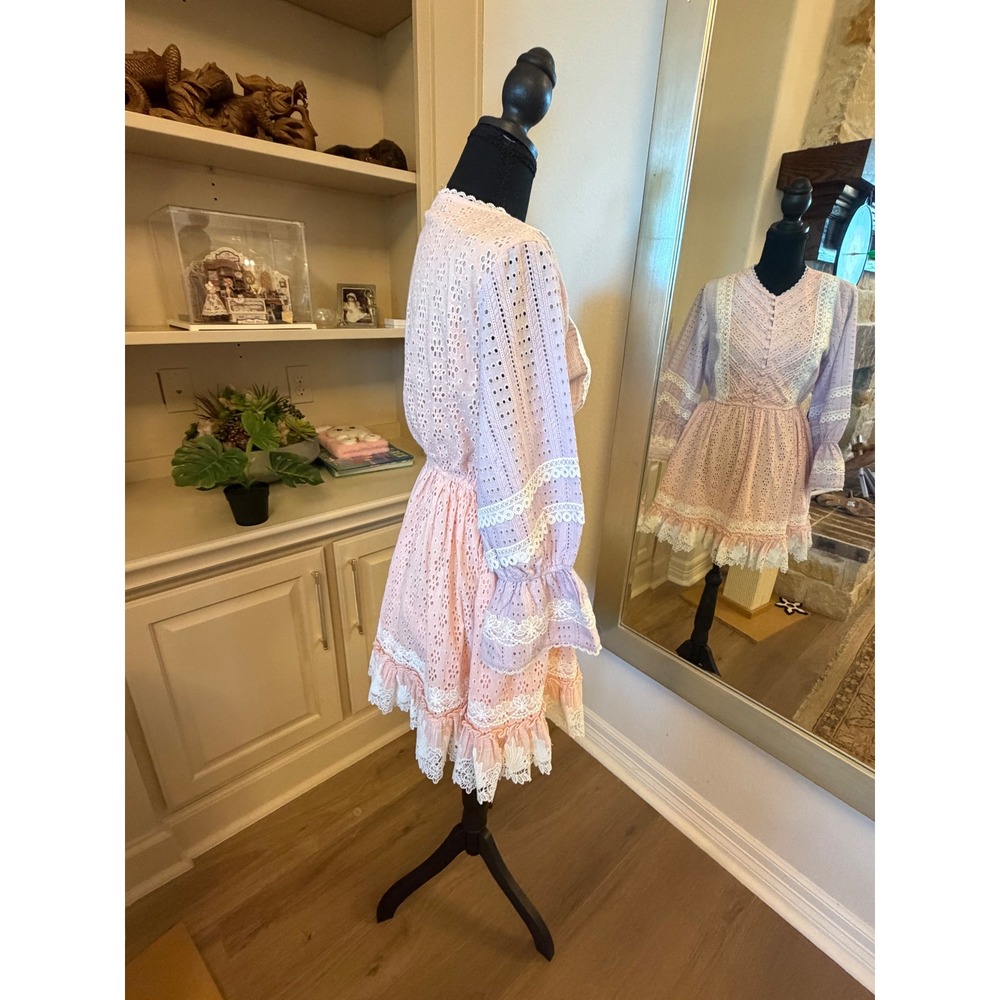 Hemant and Nandita Eyelet Lace Mini Dress Pink Lilac Lavender Boho Small - Picture 4 of 5